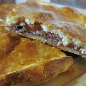 Receta de empanada de cecina y queso de cabra