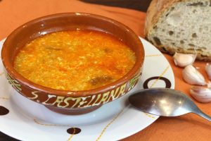 Receta de sopa de ajo o sopa castellana con Thermomix