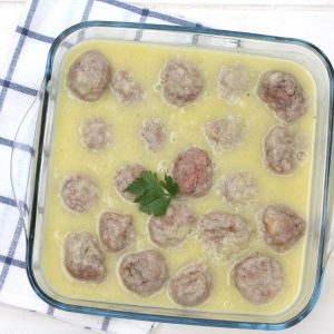 Receta de albóndigas en salsa de cebolla y vino con MyCook Touch.