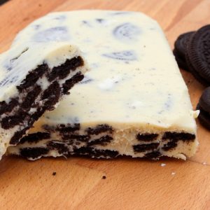 Receta de turrón de chocolate blanco y Oreo con Thermomix
