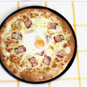 Receta de masa de pizza y pizza carbonara con Mambo