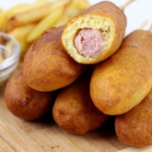Receta de corn dogs o banderillas de salchicha